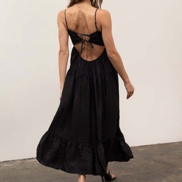 Moon River Open Back Maxi Dress Medium Black Strappy Ruffle Hem Elegant Chic - Picture 3 of 14